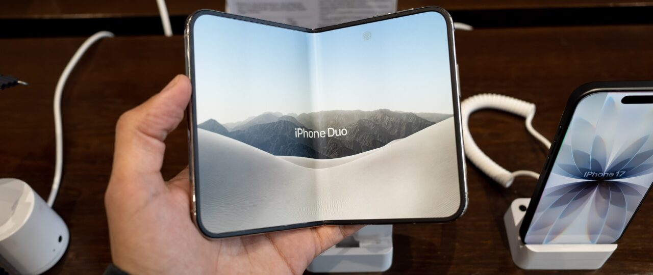 Apple's iPhone Duo is getting roasted over screen cracks