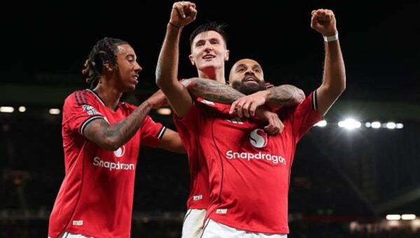 Manchester United could be open to a Leny Yoro exit in January