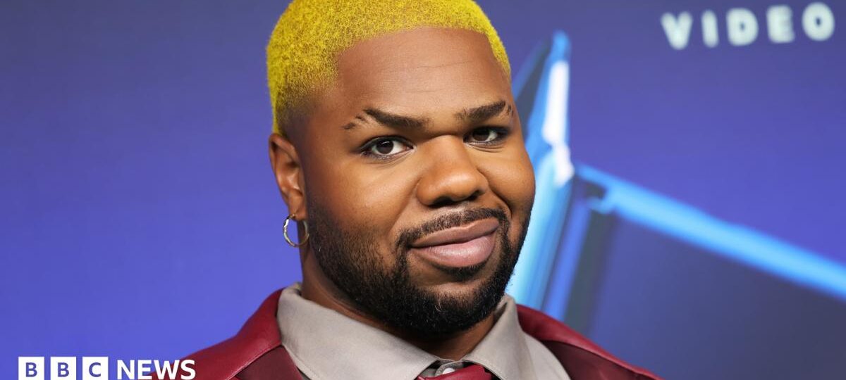 MNEK cancels tour over lack of ticket sales and high production costs