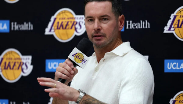JJ Redick on Cameron Carr, Adou Thiero getting opportunities this year