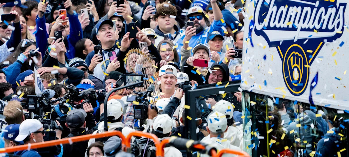 Over 750,000 at Brewers World Series parade and rally, police estimate