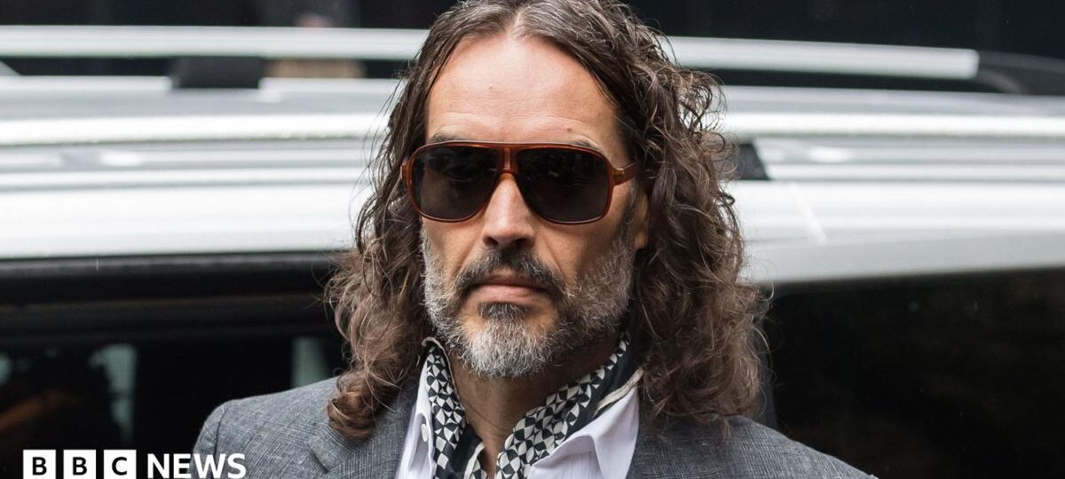 Russell Brand asked assistant for female fan phone numbers, court hears
