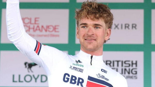 Bradley Wiggins' son Ben signs first pro contract