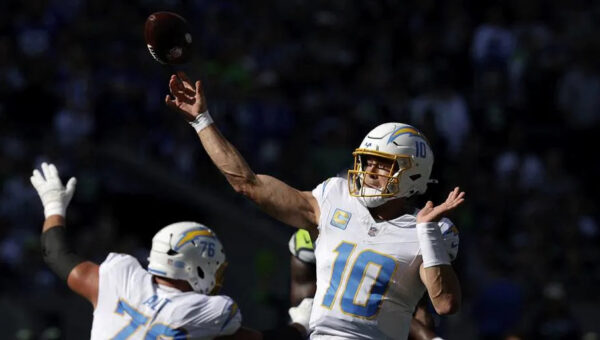 Justin Herbert, Kirk Cousins, and 2 Other Must-Sit Fantasy Football Week 5 Quarterbacks