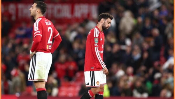 “Doesn’t do enough” – Ex-Man Utd star urges Carrick to drop player who’s having “a poor season”