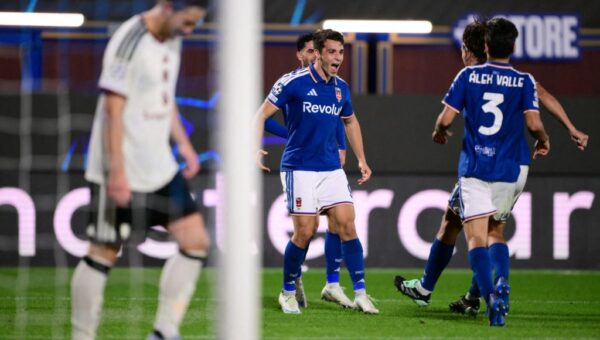 Como follow Man Utd thumping with victory in Serie A