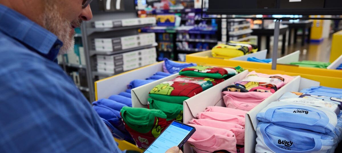 Walmart rolls out AI agent shopping features while Amazon tries to curb the tech