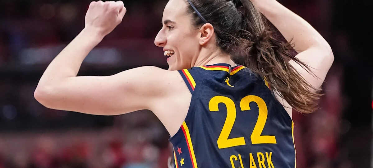 Caitlin Clark tosses autographed shoes into 'College GameDay' crowd