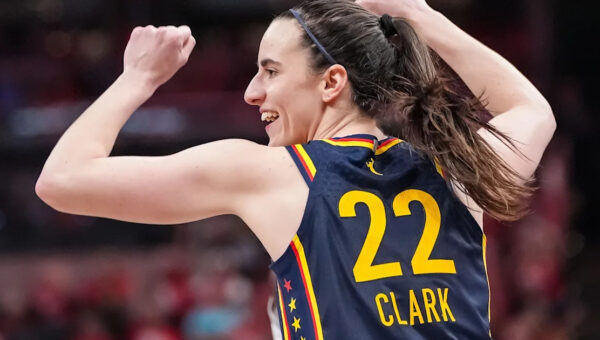 Caitlin Clark tosses autographed shoes into ‘College GameDay’ crowd