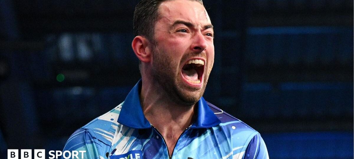 Humphries wins Grand Prix to end barren spell