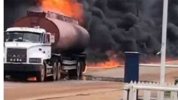 Truck conveying petrol catches fire, burns shops, vehicles in Calabar