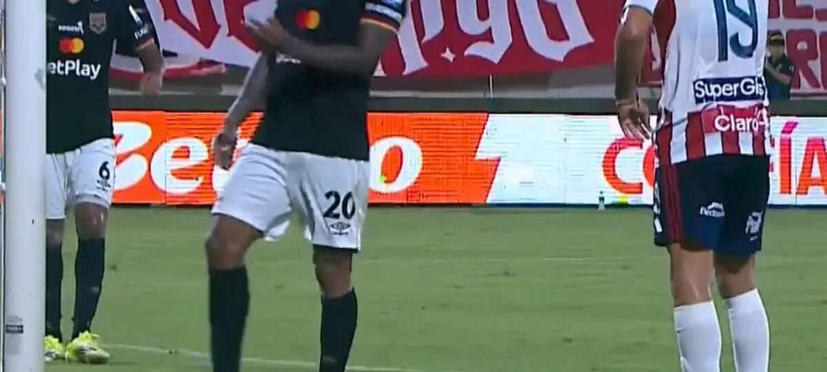In the six-yard box, no keeper! Striker's unbelievable miss in