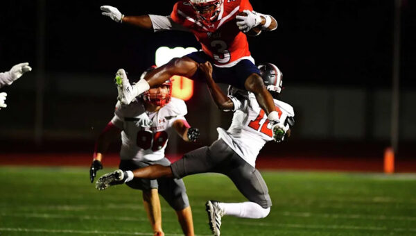 Xavion Chambers, Ernest Smith lead Roosevelt over LEE for third straight win