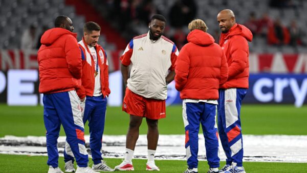 Bayern coach Kompany to remain in hospital, will be out for weeks
