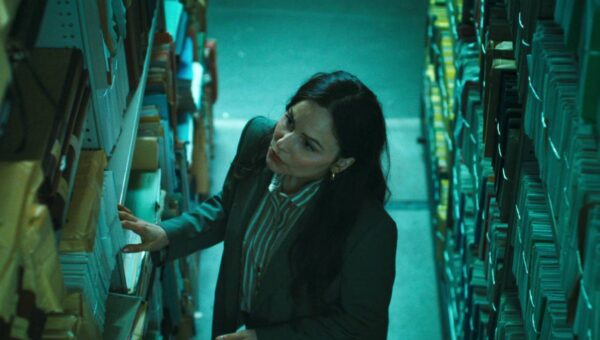 Netflix’s 6-Part Sci-Fi Series Is the Smartest Horror Show Since ‘Haunting of Hill House’