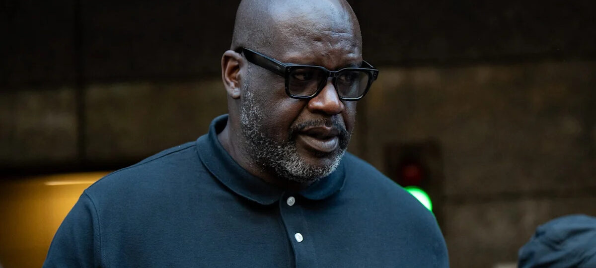 Shaquille O'Neal tells Kenny Smith he'll 'knock' him out after Chet Holmgren interview