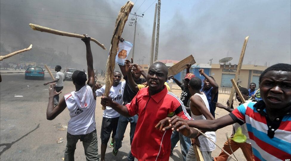Youths clash with thugs over Tinubu campaign at Independence Day festival in Abuja [VIDEO]