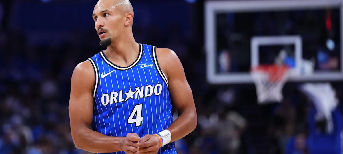 Magic guard Jalen Suggs helped off after significant knee injury in win over Knicks