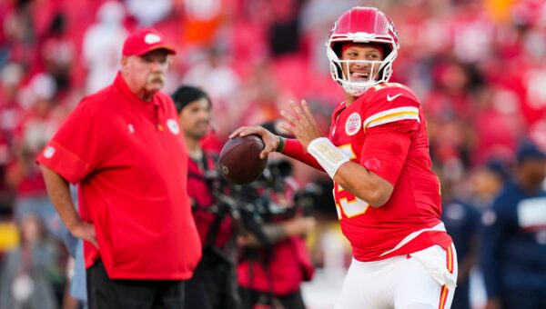 How to watch Sunday Night Football, Chiefs face Seahawks
