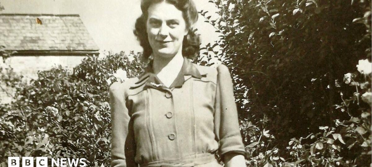 The hero dinner lady who died saving five children in the Aberfan disaster