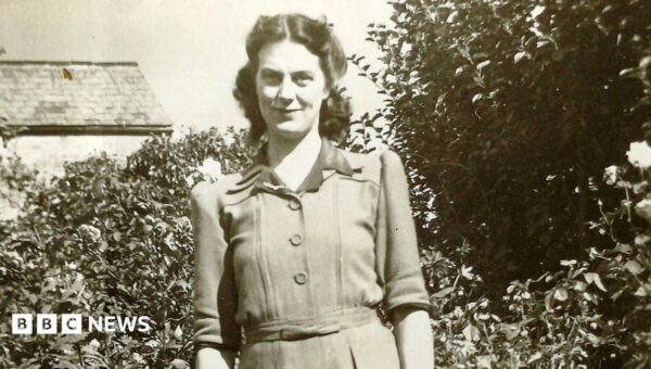 The hero dinner lady who died saving five children in the Aberfan disaster
