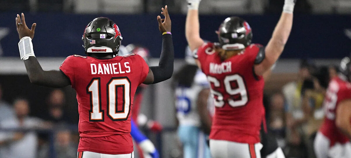 Jalon Daniels solid in upset win over Dallas
