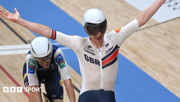 Stewart and Morris add to GB gold tally at Worlds