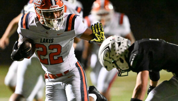High school football roundup: ‘Sonic & Knuckles’ lead Lakes past Peninsula
