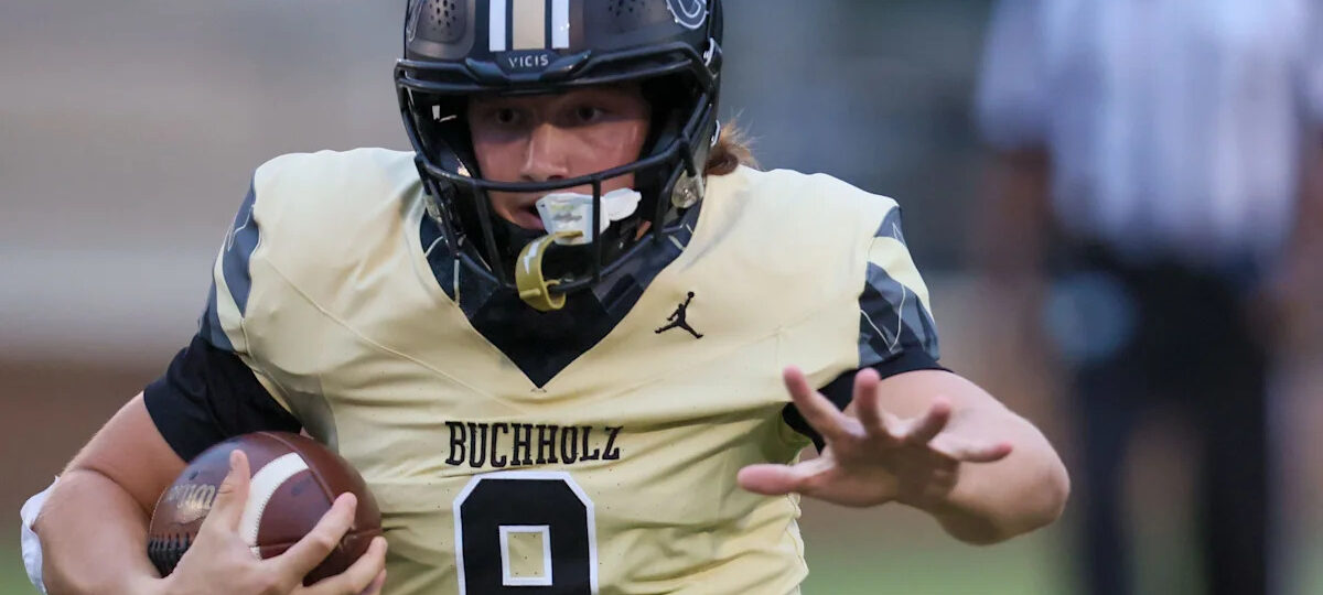 Buchholz football secures third district title in four years with win over Oakleaf