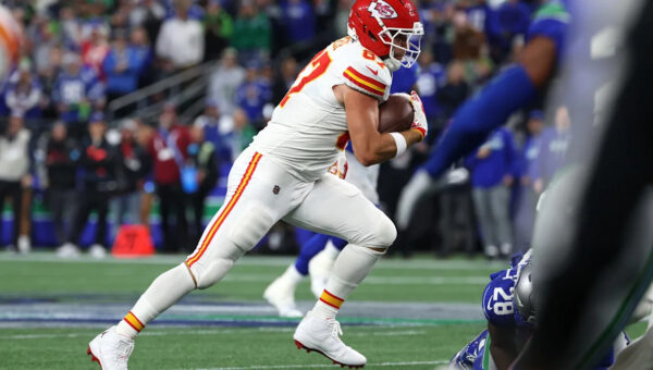 Travis Kelce limited during Thursday’s practice