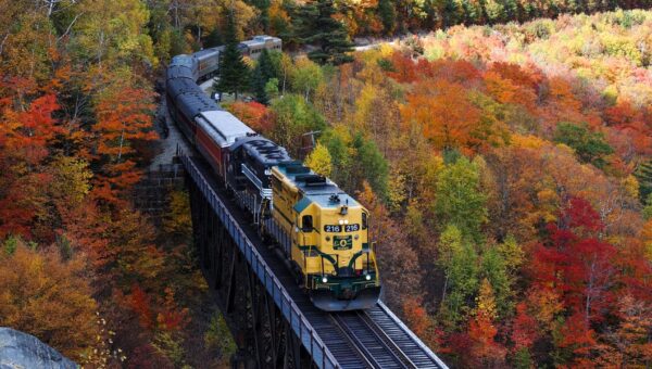 7 things passengers should never do on a train, according to an etiquette coach