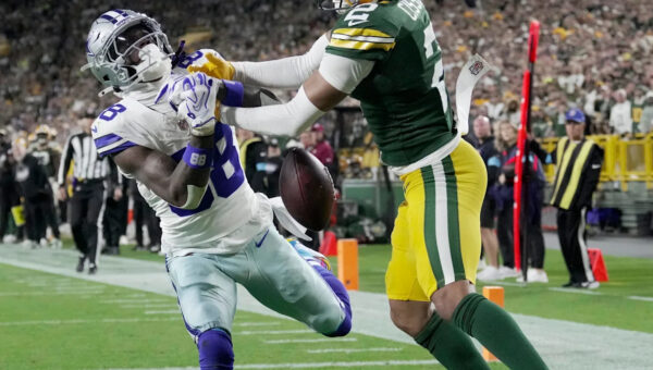 Packers rookie Brandon Cisse leaves game with apparent arm injury vs Cowboys