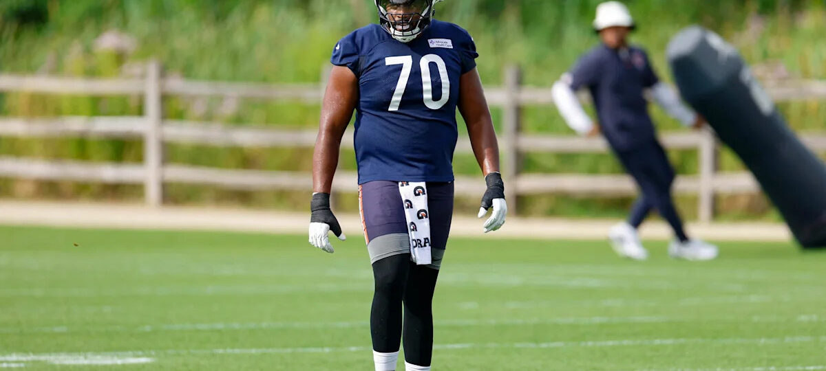 Chicago Bears place Braxton Jones on Injured Reserve