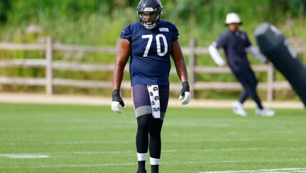 Chicago Bears place Braxton Jones on Injured Reserve