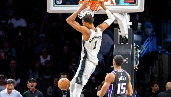 How film work led to Wemby's dunking dominance in Spurs' lopsided win