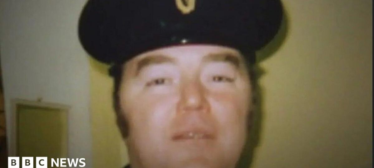 Family of prison officer shot dead by IRA to get state apology
