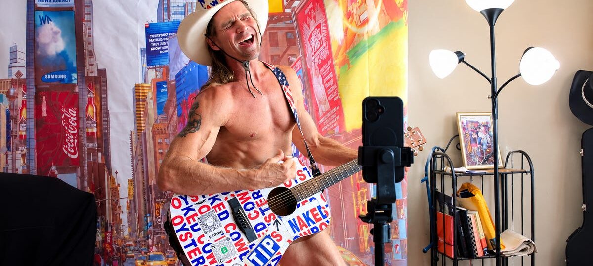 NYC's famous 'Naked Cowboy' breaks down how much he actually makes