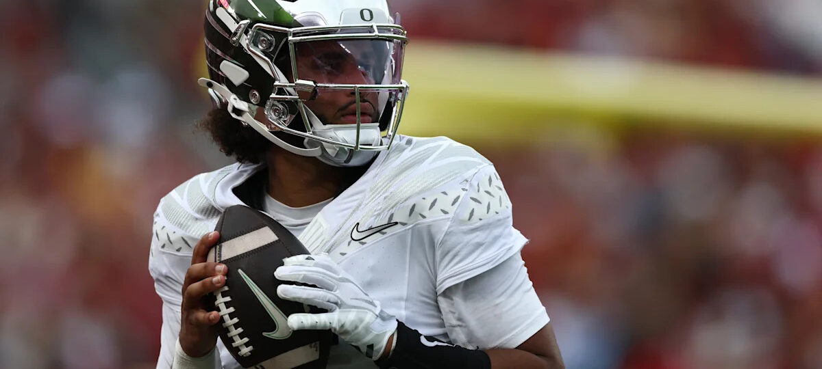 Oregon QB Dante Moore reportedly 'unlikely' to play for No. 13 Ducks against No. 21 UCLA