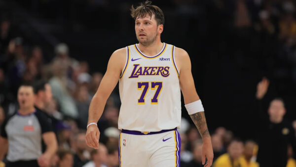 Luka Dončić scores 52 points as Lakers improve to 3-0 with win over Jazz