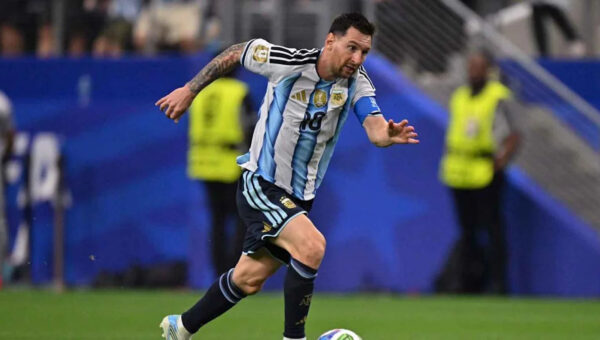 Lionel Messi scores with penalty kick in farewell match with Argentina