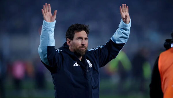 Messi pays tribute to Maradona in emotional Argentina farewell