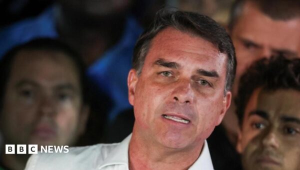 Flávio Bolsonaro’s passports cancelled after he fails to surrender them