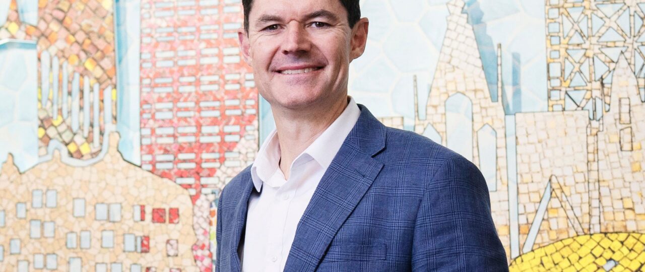 I lead HP in Asia. I use my phone in 10-minute bursts and play my guitar between late-night calls.