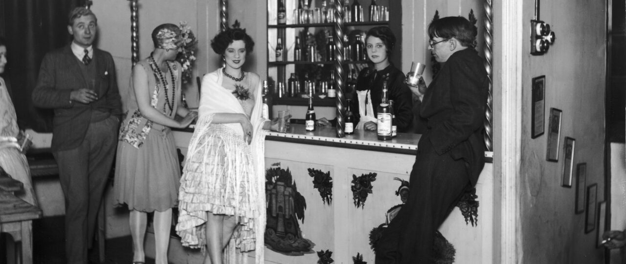 Vintage photos show what London looked like 100 years ago