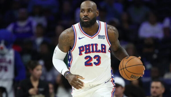 Trump says LeBron James disrespected US during National Anthem
