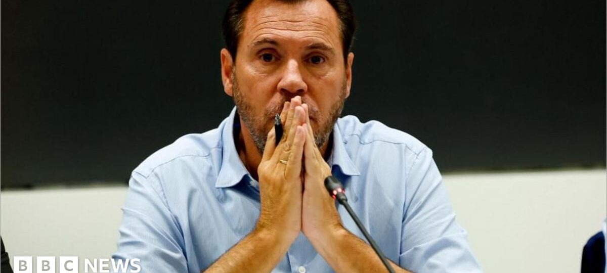 Spain transport minister says he won't resign over high-speed rail disaster