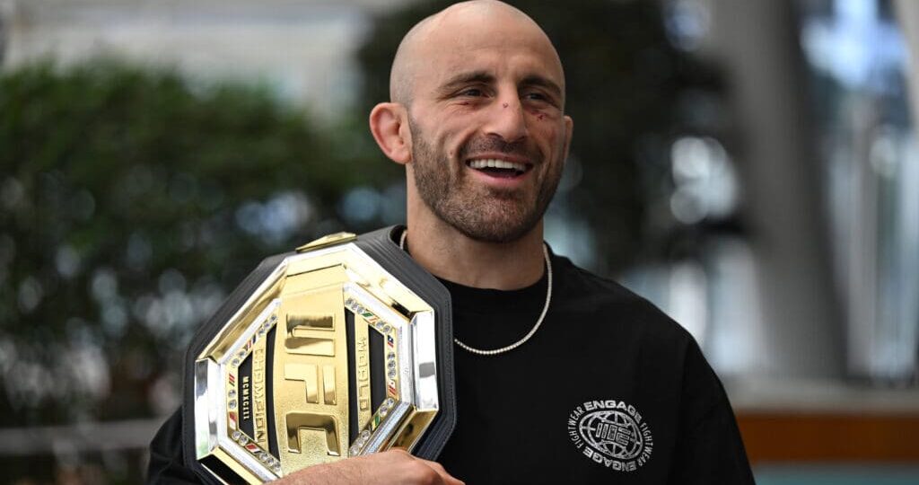 “Watch His Next Fight” – Alexander Volkanovski Sends Warning to UFC Featherweight Division About Movsar Evloev