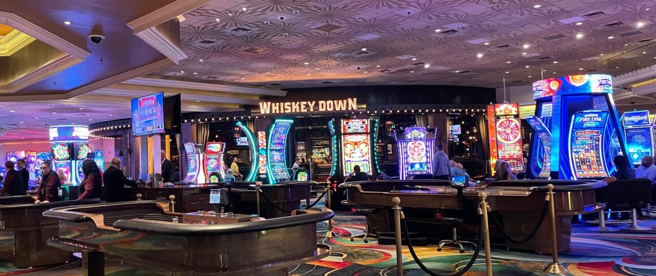 I've lived in Las Vegas for almost 20 years. Tourists should stop wasting money on these 5 things.