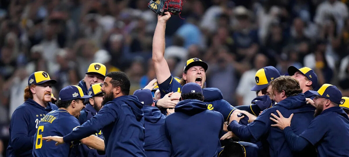 Brewers Steamroll Rays, Win First World Series Title