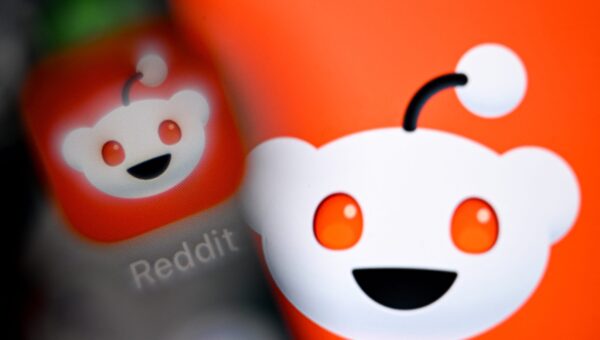 Reddit is going logged-in only. Blame Google AI Overviews.